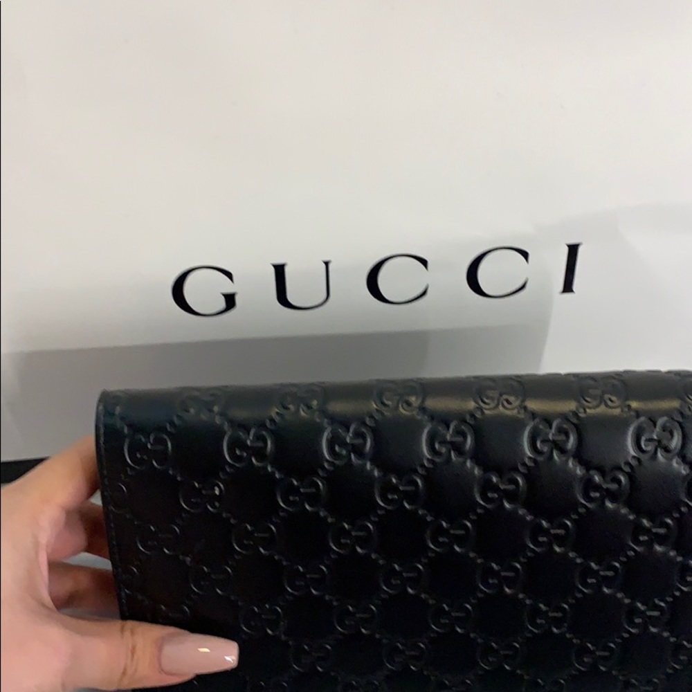 Authentic Gucci Wallet on Chain - Picture 2 of 3